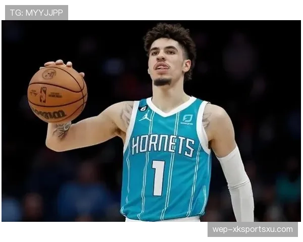 拉梅洛·鲍尔三分创造空间助攻提升球队整体效率